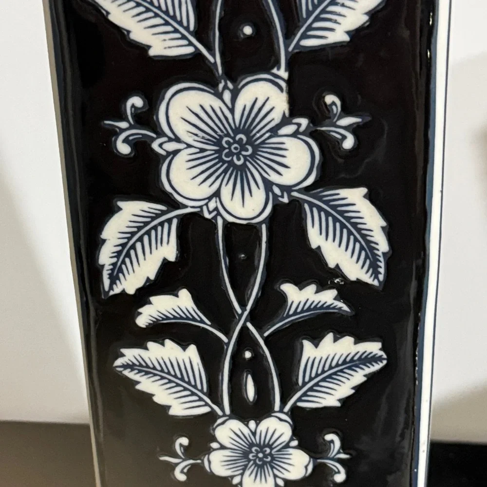 Elegant Vintage Hand painted Blue and White Floral  Chinoiserie vase